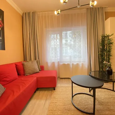 Lovely With Backyard In Cihangir