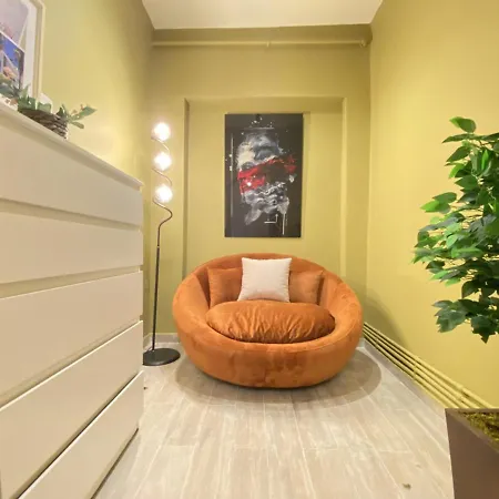 Διαμέρισμα Lovely With Backyard In Cihangir *